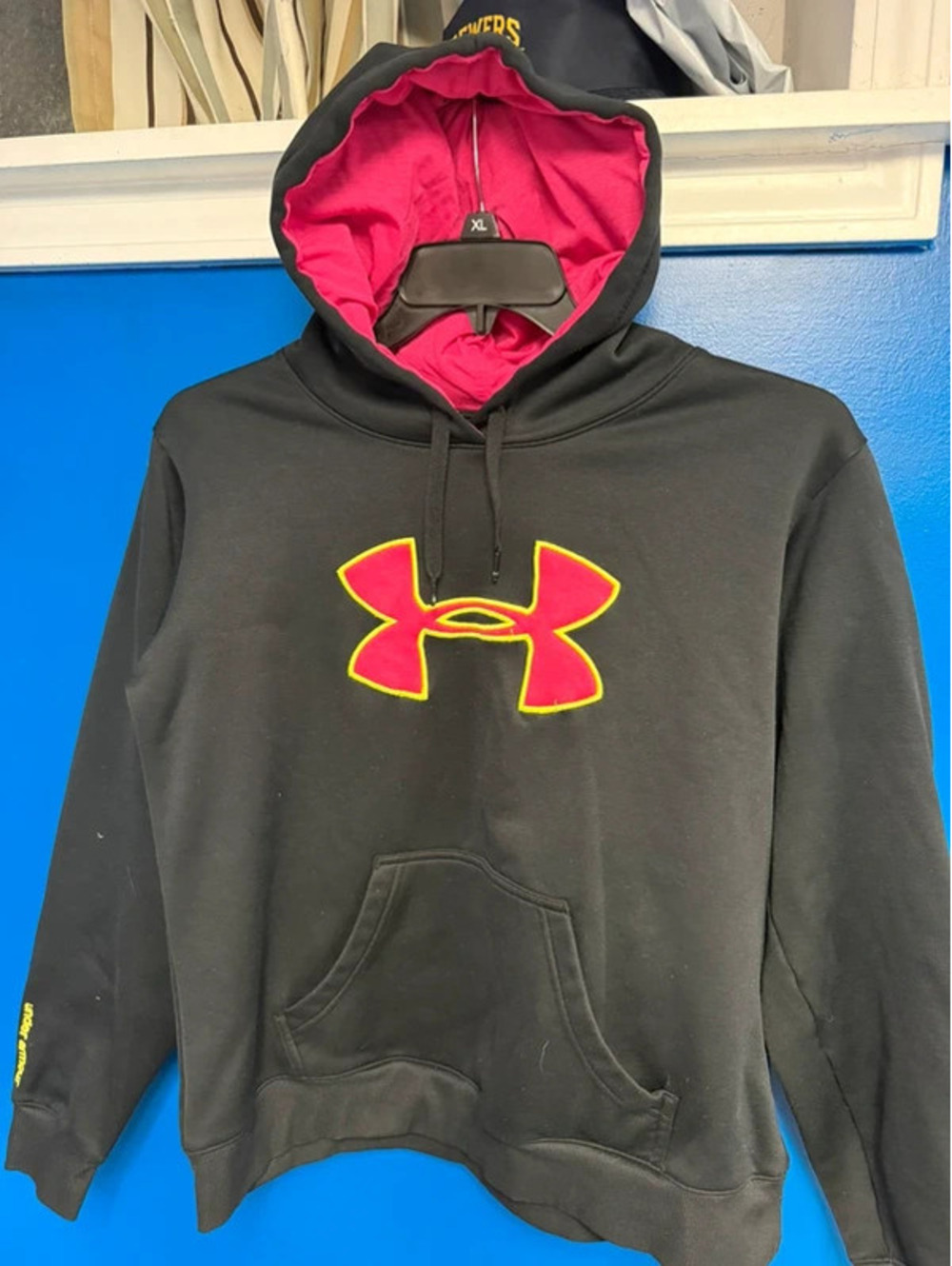 Under Armour Black Pink Yellow Logo Pullover Hoodie L